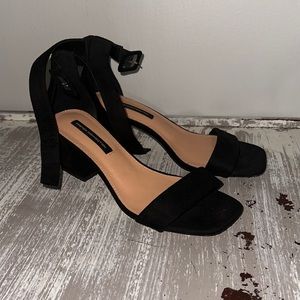 Black like new little heels